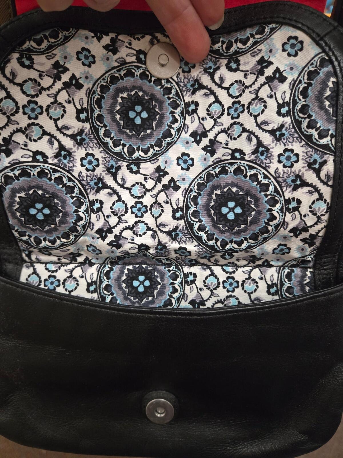 Very Good Vera Bradley Crossbody Purse