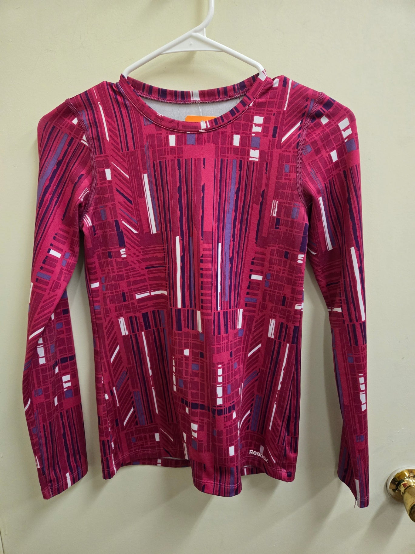Very Good 12/14 Reebok Long Sleeve T-Shirt