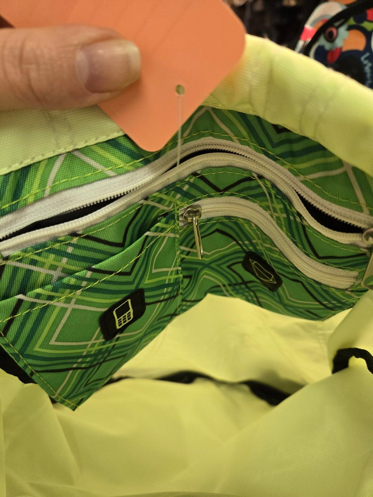 Excellent Nike drawstring Bag