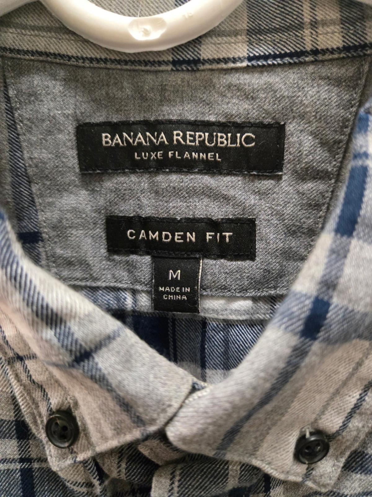 New without tags M Banana Republic Button-Down Shirt