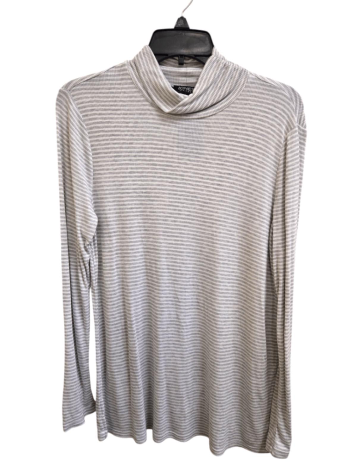 Excellent L gray striped Jones New York Blouse