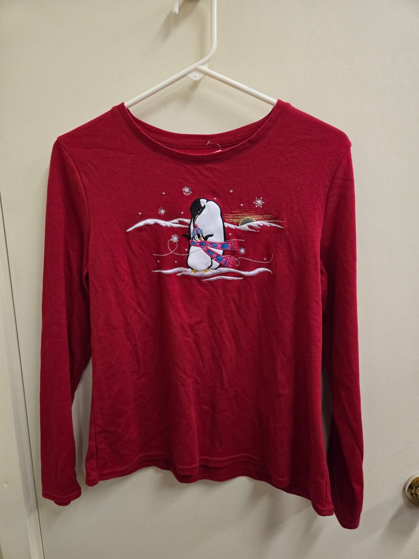 Good M Red Unknown Long-Sleeve T-Shirt