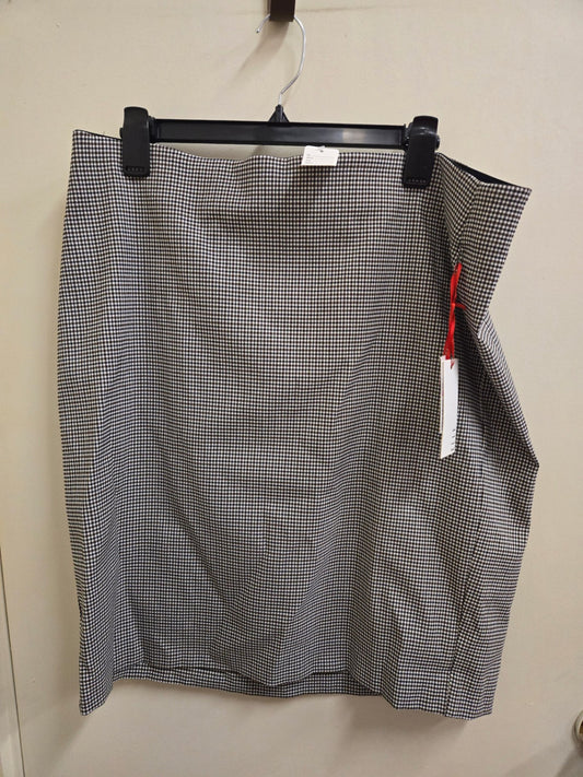 NWT 2XL Black and white Elle Skirt