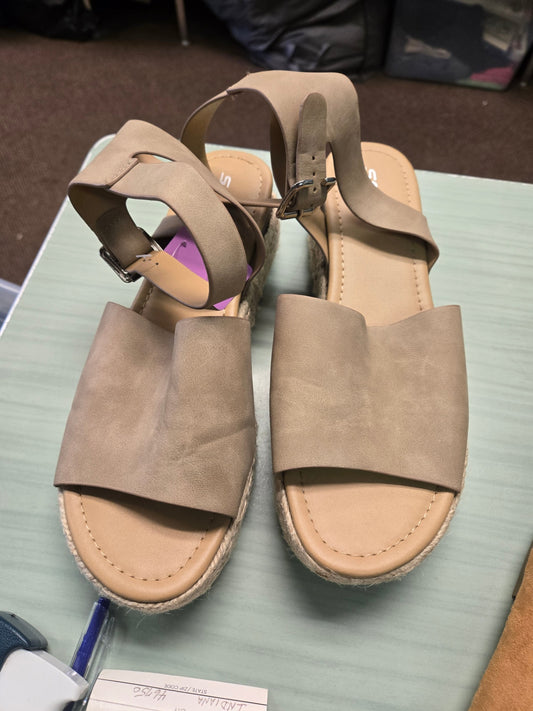 11 Soda Sandals