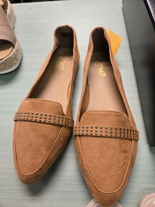 9.5 Y Not Shoes