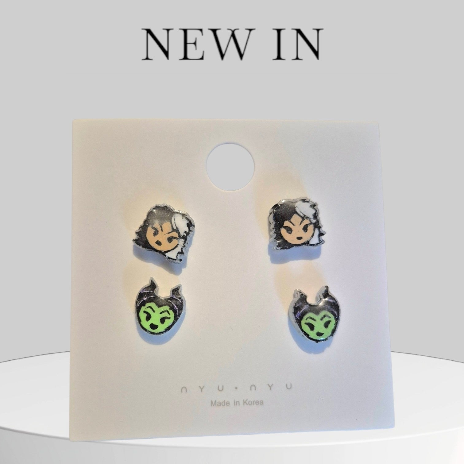 Villains stud earrings 