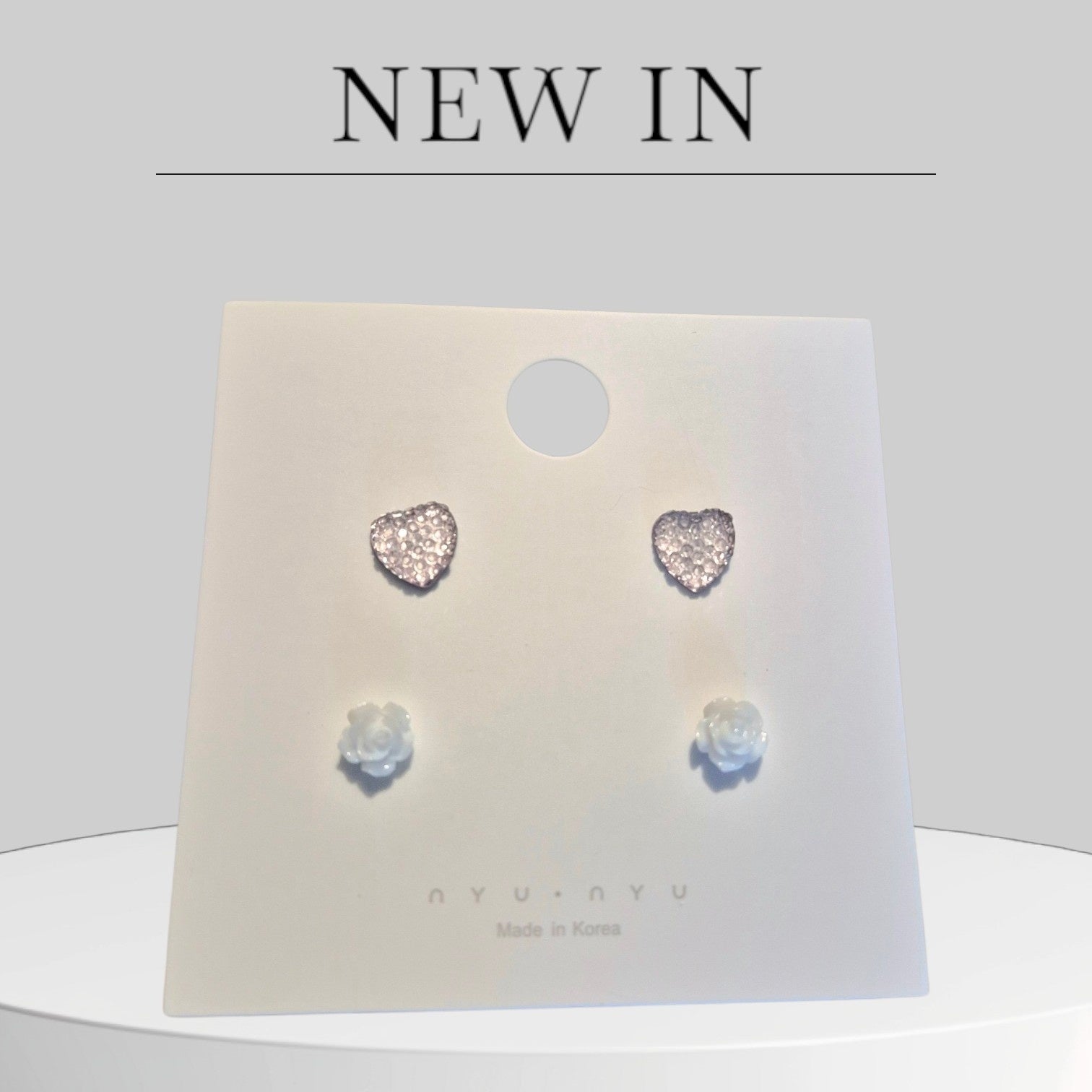 Heart and white rose stud earrings 