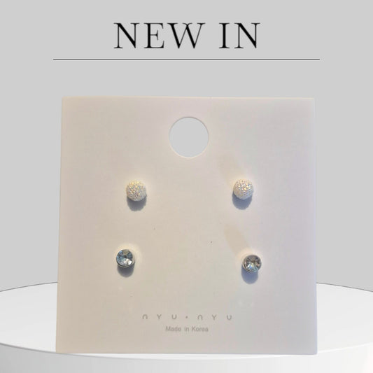 Stud earrings 